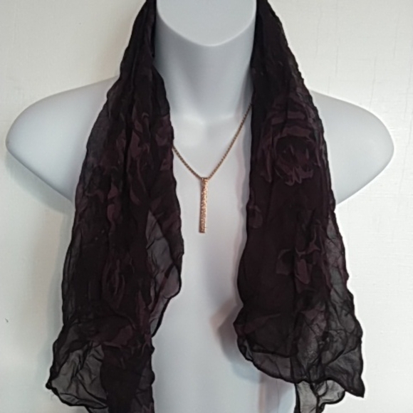 🛍️ BUNDLE ONLY 🛍️ BURGUNDY AND BLACK SHEER SCARF - Picture 2 of 6
